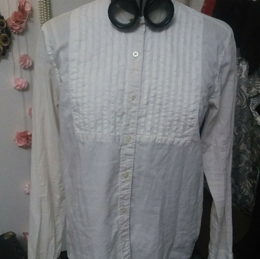 Gap White Button Down Shirt